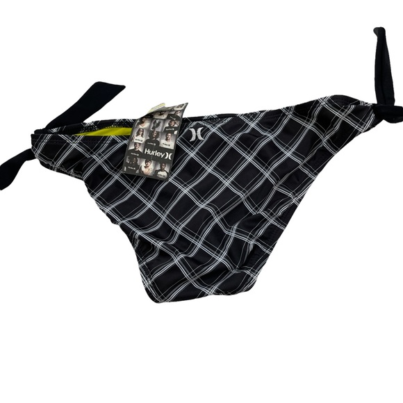 Hurley Bikini - Picture 4 of 4